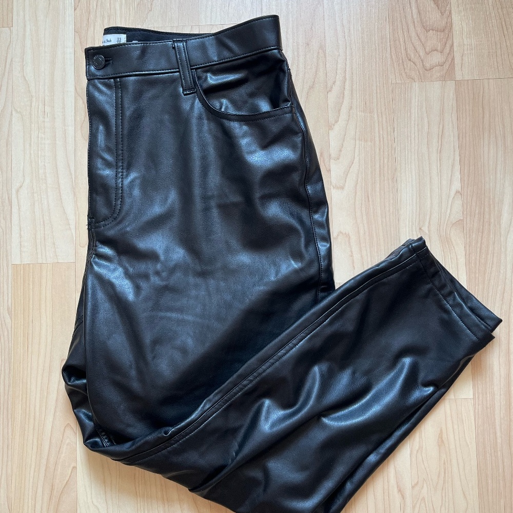 Abercrombie & Fitch Leather Skinny Pant